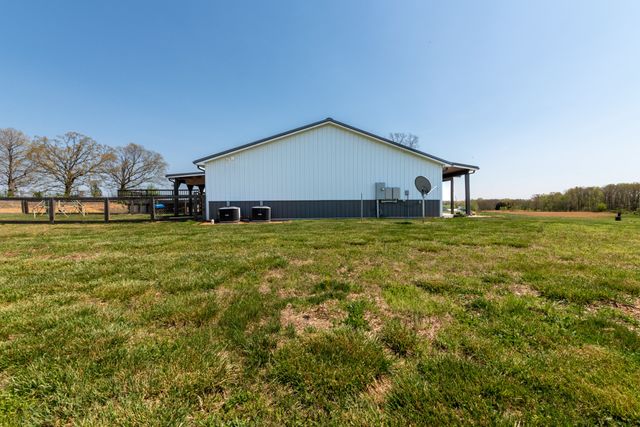 202 Rocky Dr, Dickson, TN 37055