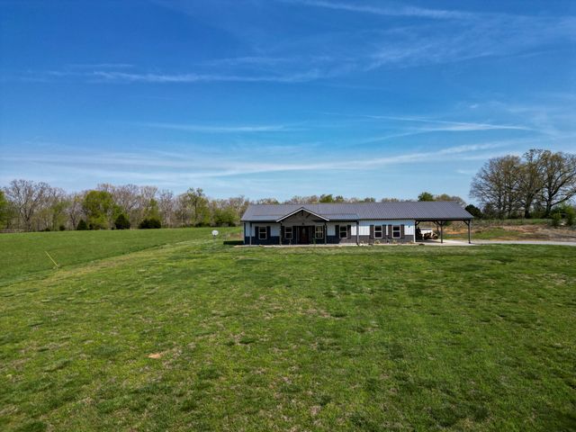 202 Rocky Dr, Dickson, TN 37055