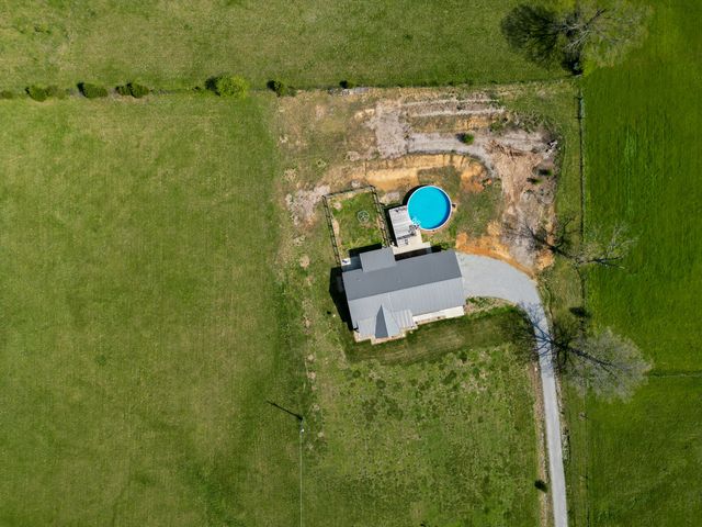 202 Rocky Dr, Dickson, TN 37055