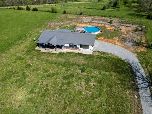 202 Rocky Dr, Dickson, TN 37055
