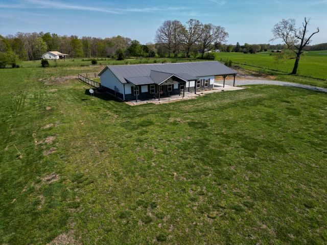 202 Rocky Dr, Dickson, TN 37055