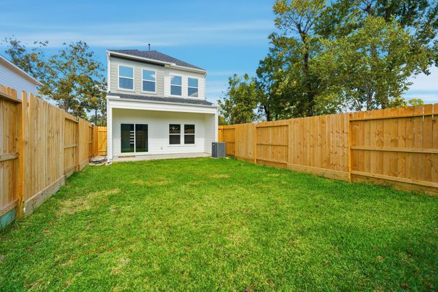 1013 Ellington Street, Houston, TX 77088
