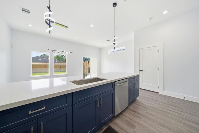 1013 Ellington Street, Houston, TX 77088