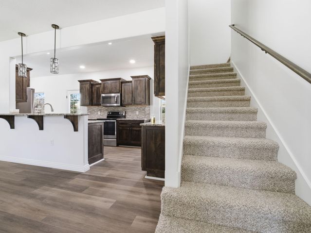 1436 S Pickwick Avenue, Springfield, MO 65804