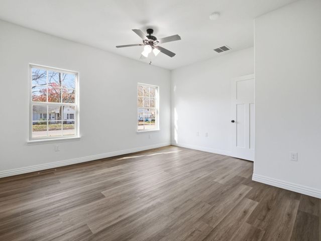 1436 S Pickwick Avenue, Springfield, MO 65804