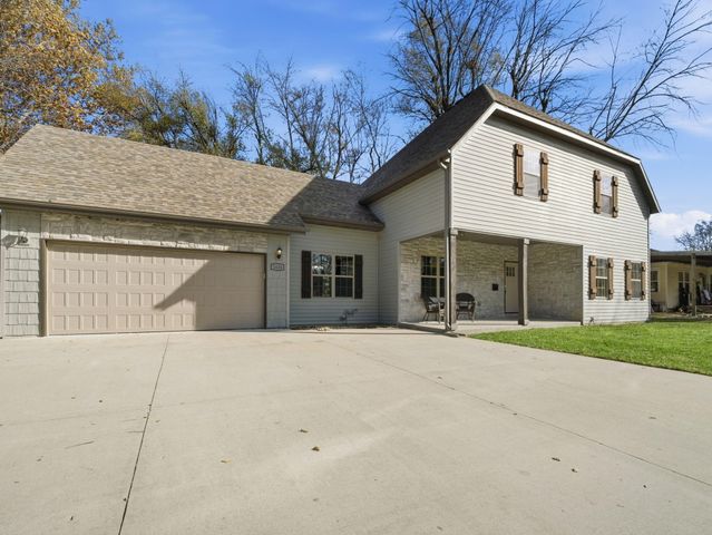 1436 S Pickwick Avenue, Springfield, MO 65804