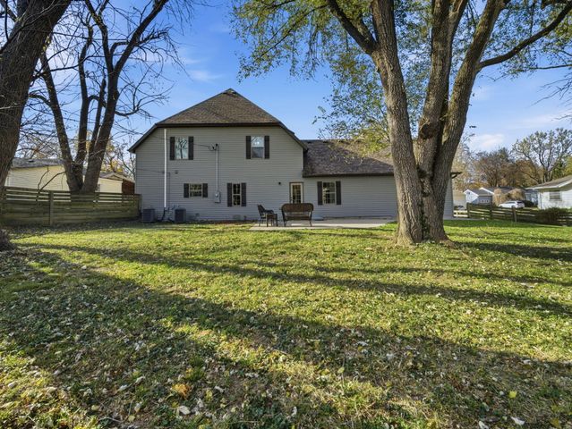 1436 S Pickwick Avenue, Springfield, MO 65804