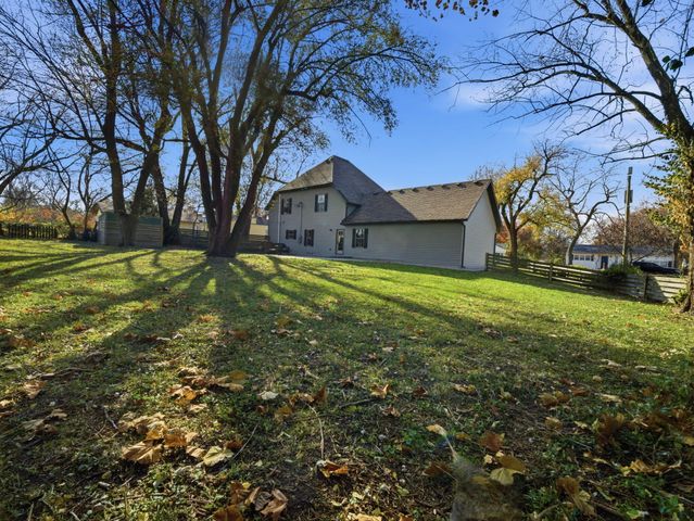 1436 S Pickwick Avenue, Springfield, MO 65804