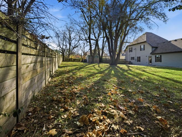 1436 S Pickwick Avenue, Springfield, MO 65804