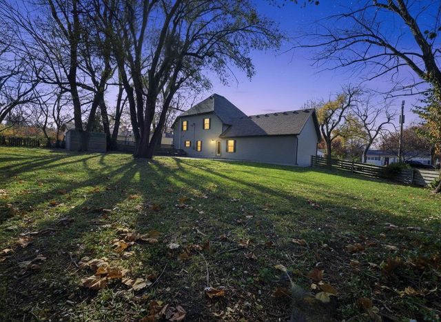 1436 S Pickwick Avenue, Springfield, MO 65804