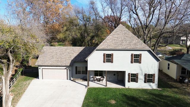 1436 S Pickwick Avenue, Springfield, MO 65804