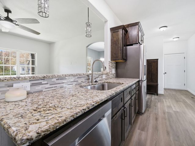 1436 S Pickwick Avenue, Springfield, MO 65804