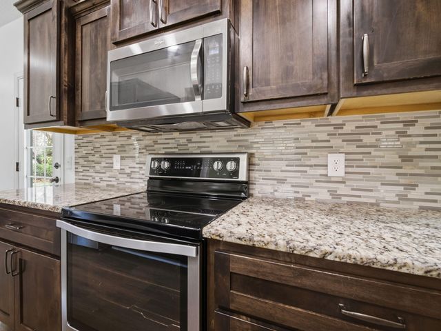 1436 S Pickwick Avenue, Springfield, MO 65804