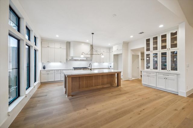 6227 Grovewood Lane, Houston, TX 77008