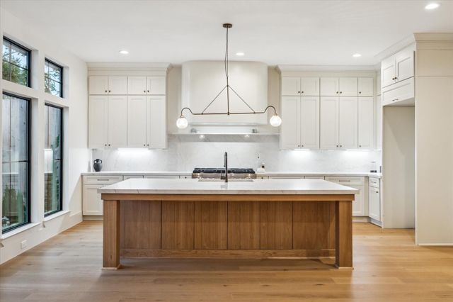 6227 Grovewood Lane, Houston, TX 77008