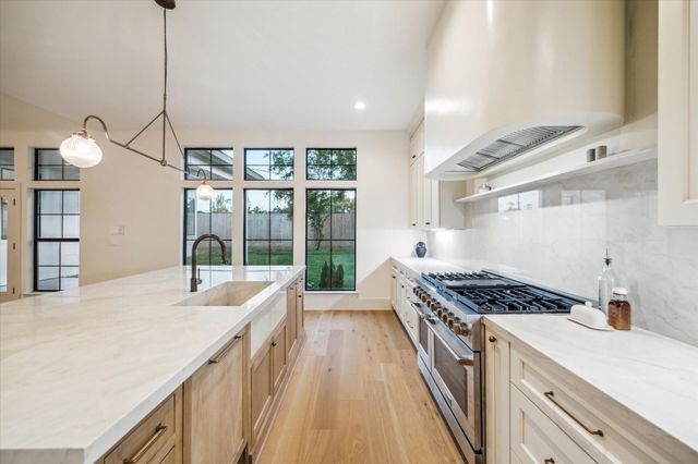 6227 Grovewood Lane, Houston, TX 77008