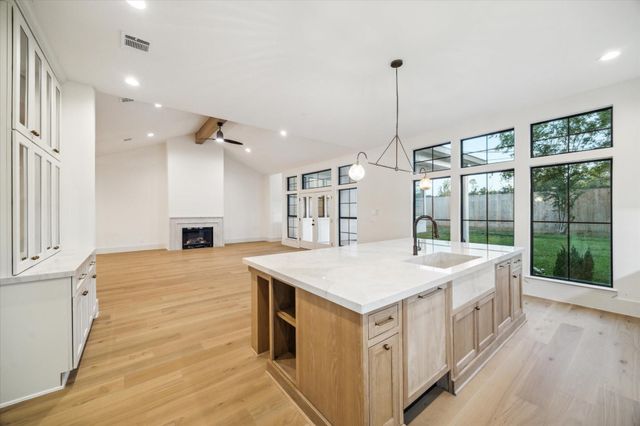 6227 Grovewood Lane, Houston, TX 77008