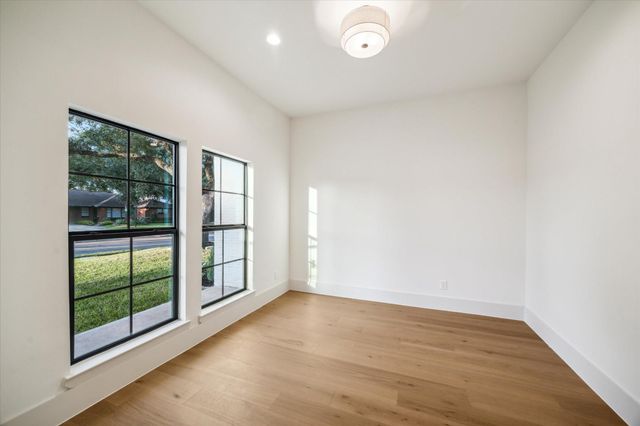 6227 Grovewood Lane, Houston, TX 77008