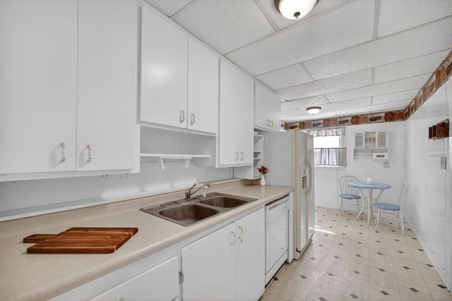 2342 Amherst Street, Des Moines, IA 50313