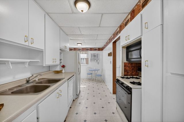 2342 Amherst Street, Des Moines, IA 50313