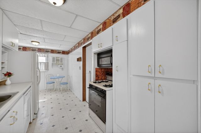 2342 Amherst Street, Des Moines, IA 50313