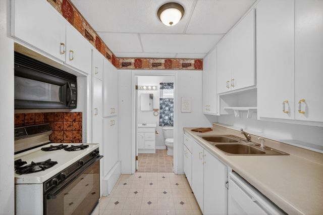 2342 Amherst Street, Des Moines, IA 50313