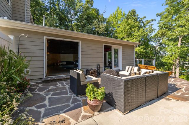 13934 Kings Carriage Lane, Charlotte, NC 28278