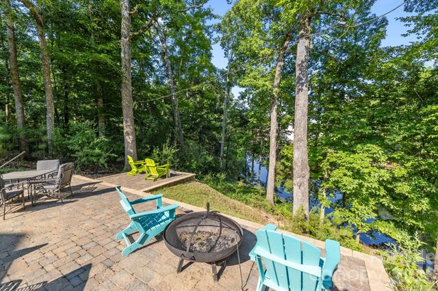 13934 Kings Carriage Lane, Charlotte, NC 28278