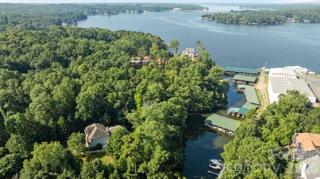 13934 Kings Carriage Lane, Charlotte, NC 28278