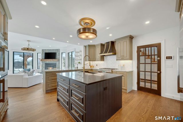 25 Wildwood Road, Stamford, CT 06903