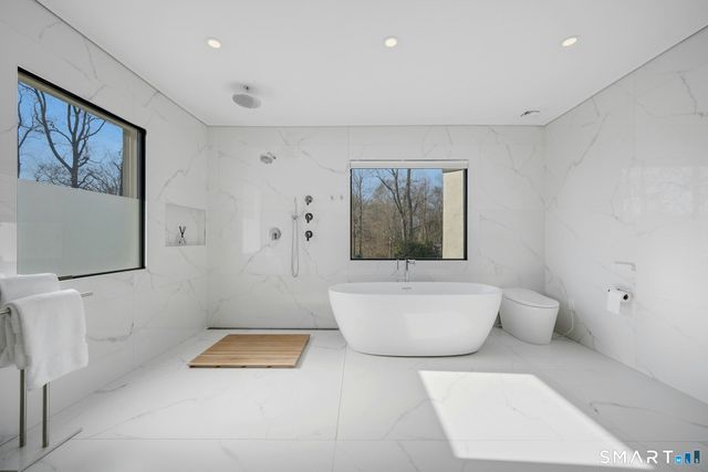 25 Wildwood Road, Stamford, CT 06903