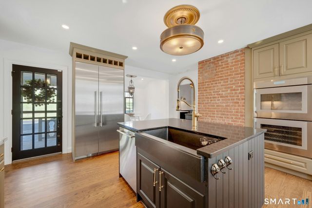 25 Wildwood Road, Stamford, CT 06903