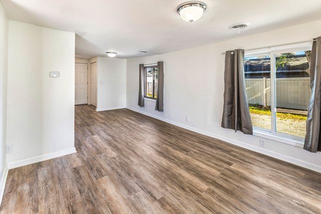 113 Wells Street, Houghton Lake, MI 48629