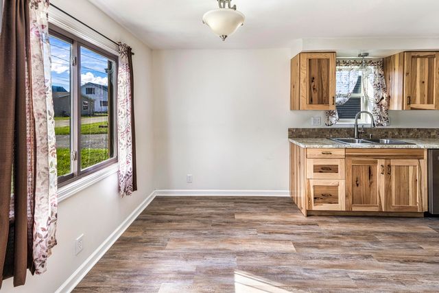 113 Wells Street, Houghton Lake, MI 48629