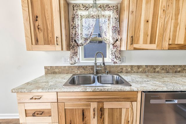 113 Wells Street, Houghton Lake, MI 48629