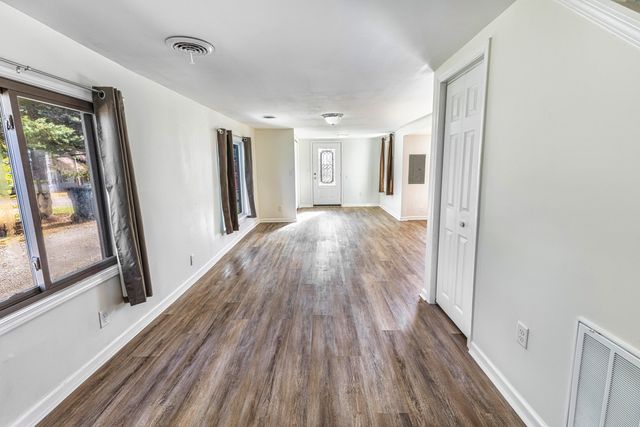 113 Wells Street, Houghton Lake, MI 48629