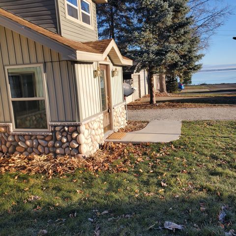 113 Wells Street, Houghton Lake, MI 48629