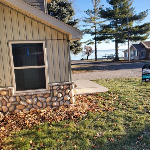 113 Wells Street, Houghton Lake, MI 48629