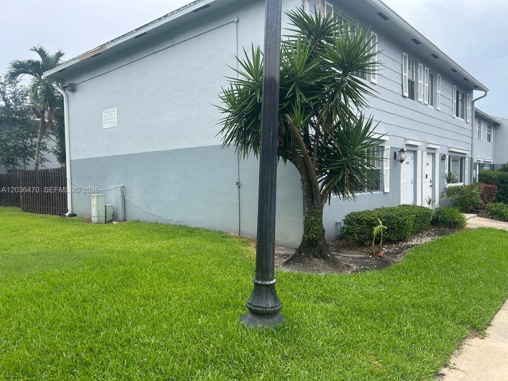 1774 SW 81st Ln 1-31, Davie, FL 33324