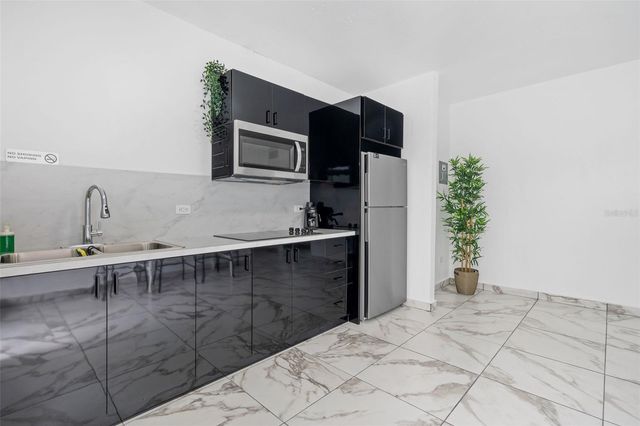 1035 CALLE MARGINAL VILLAMAR, Carolina, PR 00979