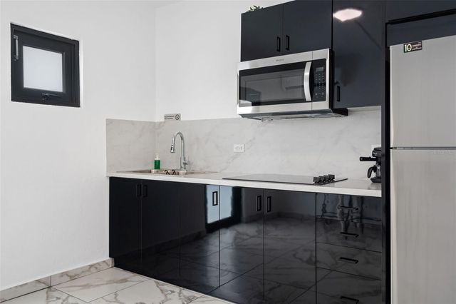 1035 CALLE MARGINAL VILLAMAR, Carolina, PR 00979