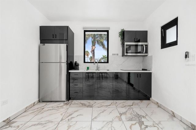 1035 CALLE MARGINAL VILLAMAR, Carolina, PR 00979