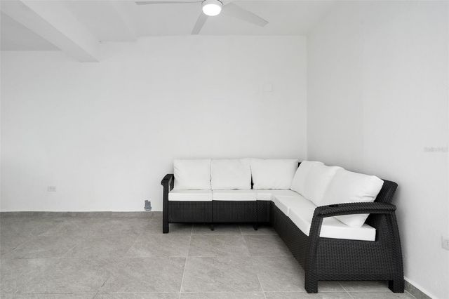 1035 CALLE MARGINAL VILLAMAR, Carolina, PR 00979