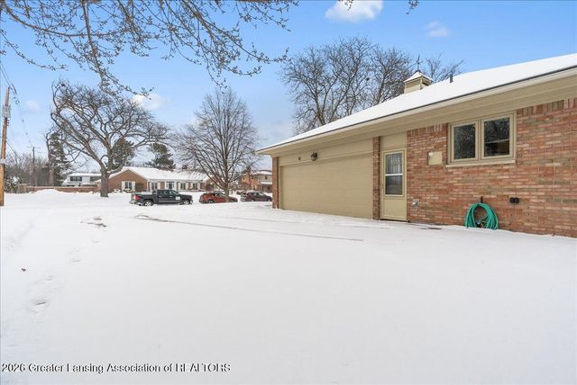 938 Applegate Lane, East Lansing, MI 48823