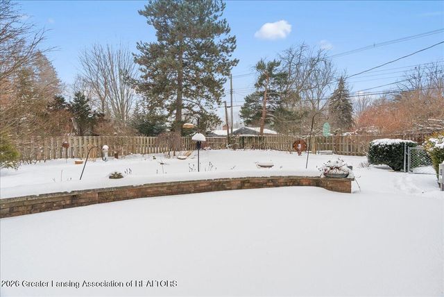 938 Applegate Lane, East Lansing, MI 48823