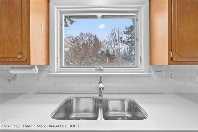 938 Applegate Lane, East Lansing, MI 48823