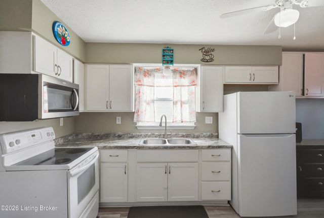67 Arbor Green Ln, Shelbyville, KY 40065