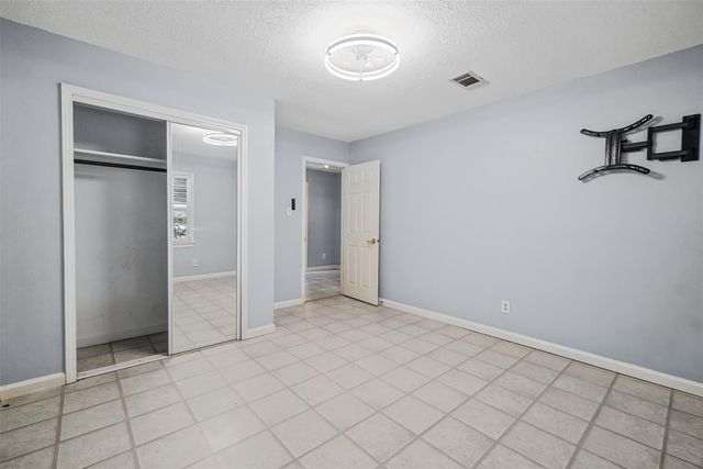 112 Lone Pine Drive, Huffman, TX 77336