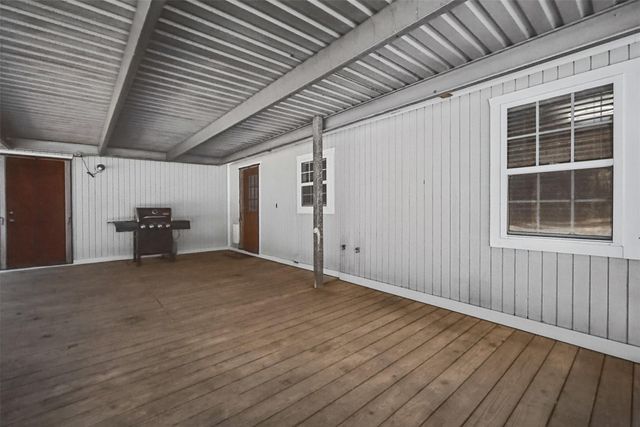 112 Lone Pine Drive, Huffman, TX 77336