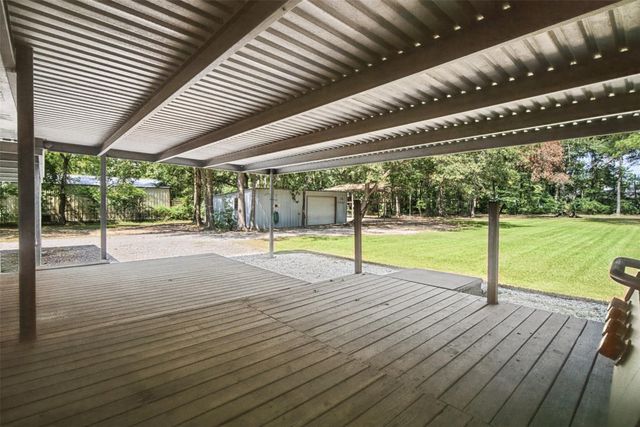 112 Lone Pine Drive, Huffman, TX 77336